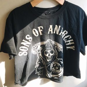 black grunge sons of anarchy cropped skull tee